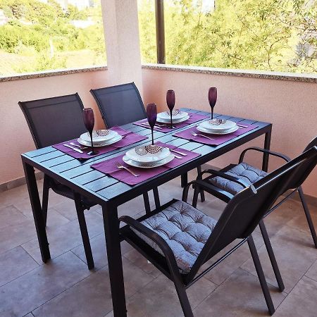 Apartment Tomas Near The Beach Pula Exterior foto