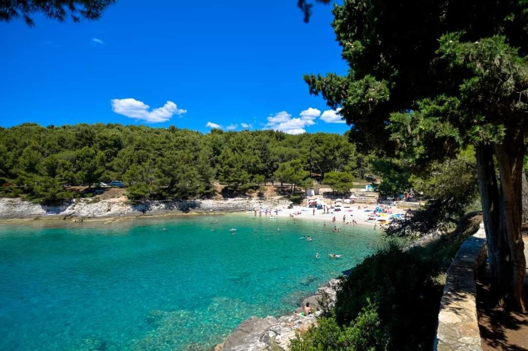 Apartment Tomas Near The Beach Pula Exterior foto
